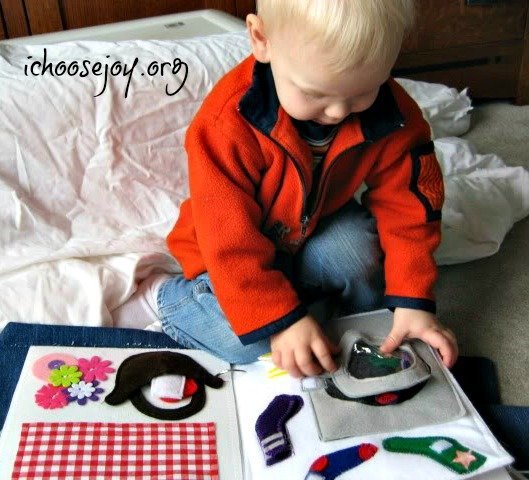 5 Amazing Ways to Homeschool Your Toddler-Quiet Book