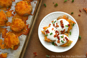 These loaded Smashed Potatoes are a fun and delicious twist on boring boiled potatoes. They are a huge family favorite and so easy to make!