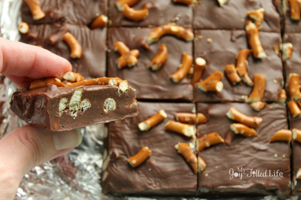 Easy Chocolate Pretzel Fudge