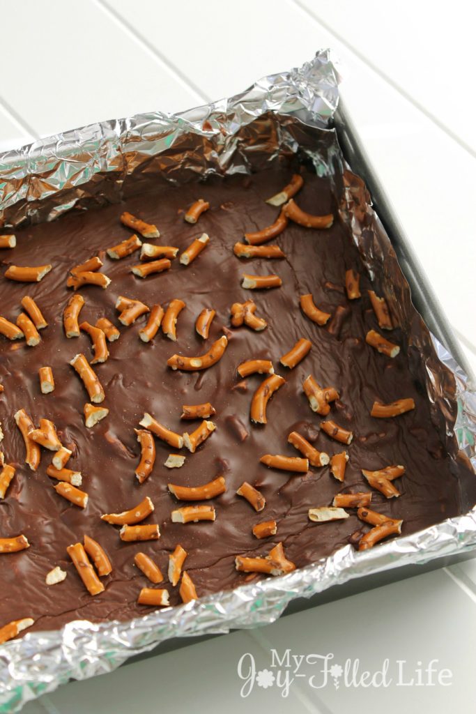 Easy Chocolate Pretzel Fudge