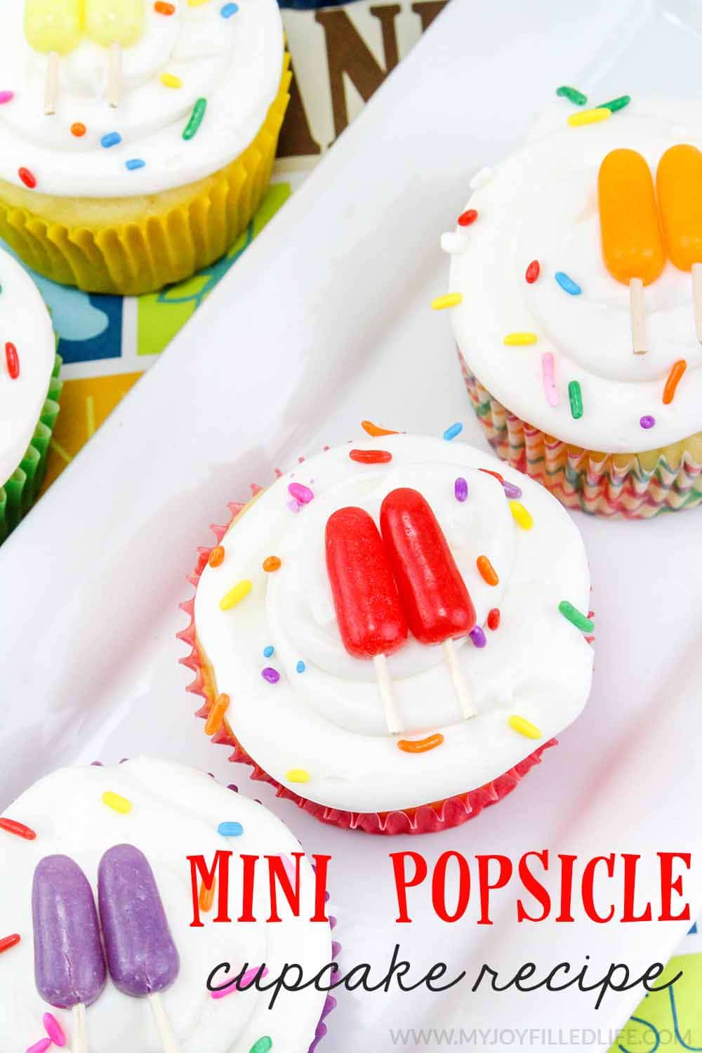 These popsicle cupcakes are perfect for kids' parties or summer playdates and they are so easy to make! #cupcakes #kidfood #funfood