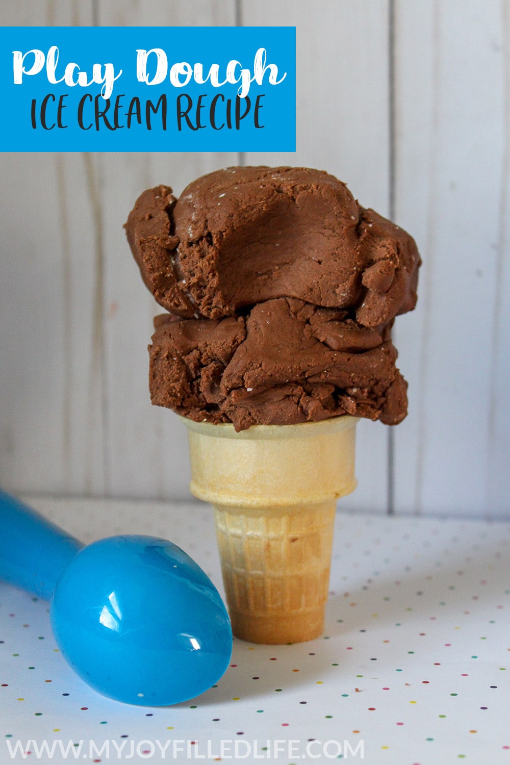 Kids will love having a pretend ice cream party or ice cream parlor with this easy to make play dough ice cream recipe - a great summer activity. #pretendplay #playdough #playdoughrecipe #homemadeplaydough