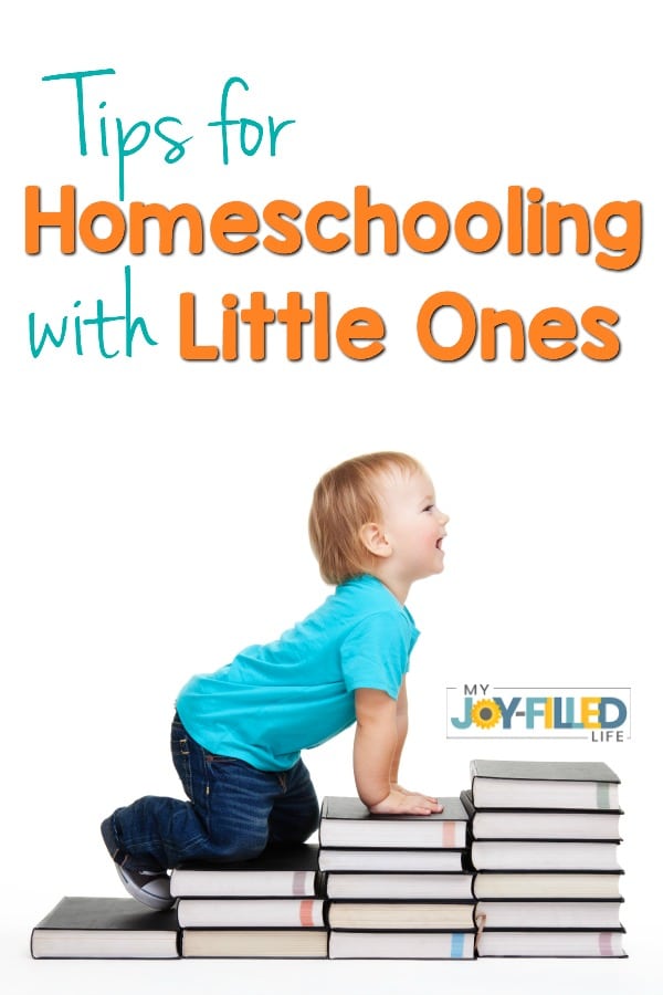 Homeschooling with little ones can seem like an impossible task. However, here are some ways that just might help you make it work. #homeschooling #homeschoolinglittles #largefamilyhomeschooling 