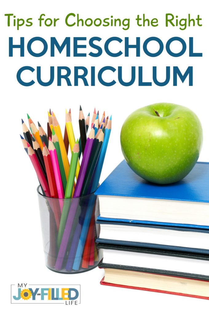 Choosing the right homeschool curriculum for your kids can seem downright scary and overwhelming. It doesn't have to be, and these tips will help. #homeschooling #homechoolcurriculum #helpforthehomeschoolmom 