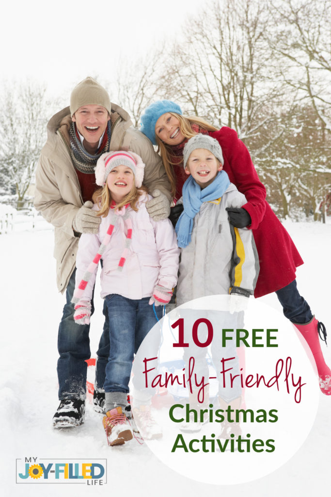 Check out this list of 10 FREE family friendly Christmas activities that you can enjoy without breaking the bank. #christmas #familychristmas #familyfun #familytime