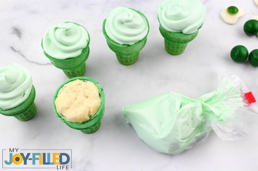 Icing Ice Cream Cone Cupcakes
