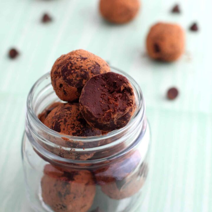 Healthy Chocolate Fudge Truffles